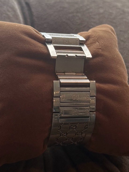 Gucci Twirl Watch main image 4